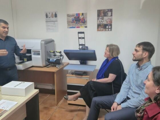 Ambasadorica Republike Češke u Bosni i Hercegovini Jana K. Lolić Šindelková zajedno sa svojim saradnicima posjetila SEI Centar