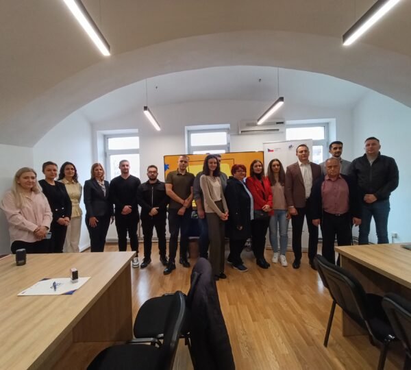 U prostorijama SEI Centra u Brčkom potpisani ugovori o pripravničkom stažu